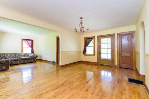 152 Second Ave, Plainwell, MI 49080 photo 6