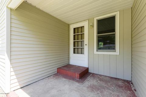 152 Second Ave, Plainwell, MI 49080 photo 4