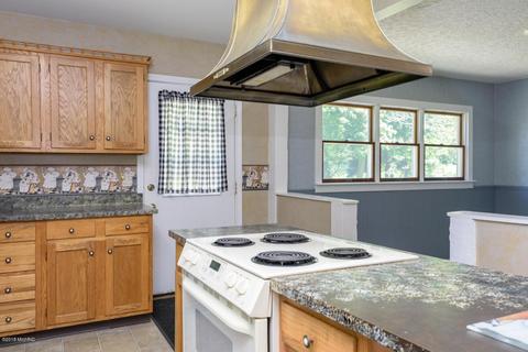 152 Second Ave, Plainwell, MI 49080 photo 13