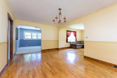 152 Second Ave, Plainwell, MI 49080 photo 5