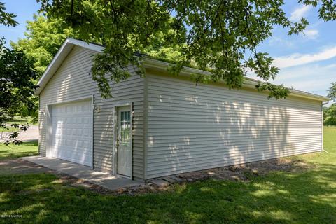 152 Second Ave, Plainwell, MI 49080 photo 28