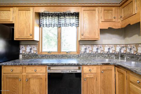 152 Second Ave, Plainwell, MI 49080 photo 16