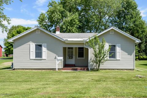 152 Second Ave, Plainwell, MI 49080 photo 2