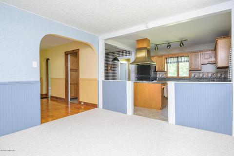 152 Second Ave, Plainwell, MI 49080 photo 10