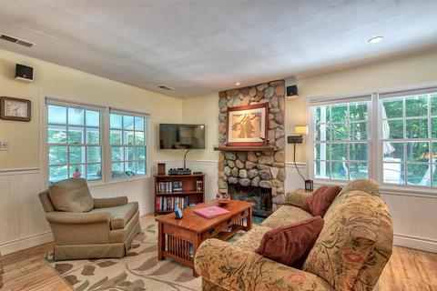 348 Ferry St, Douglas, MI 49406 photo 8