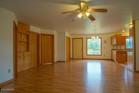 6056 Twentieth Ave, White Cloud, MI 49349 photo 10
