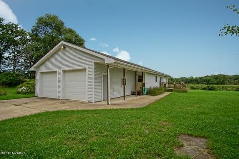 6056 Twentieth Ave, White Cloud, MI 49349 photo 1