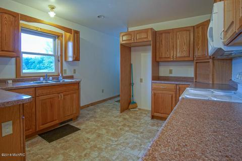6056 Twentieth Ave, White Cloud, MI 49349 photo 11