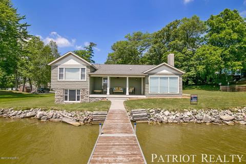 1134 E 88th St, Newaygo, MI 49337 photo 1