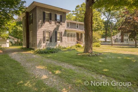 602 W Bridge St, Plainwell, MI 49080 photo 4