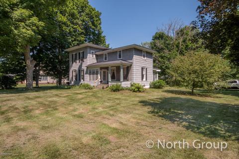602 W Bridge St, Plainwell, MI 49080 photo 2