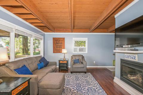 5809 Maple St, Newaygo, MI 49337 photo 7