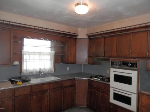 145 W Sixth St, Constantine, MI 49042 photo 4