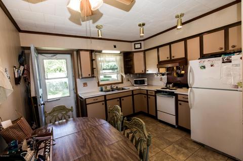 3540 Lakeside Dr, Reading, MI 49274 photo 6