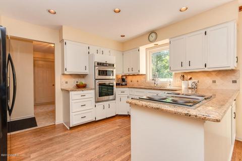 7776 Stonehaven Dr SE, Ada, MI 49301 photo 11
