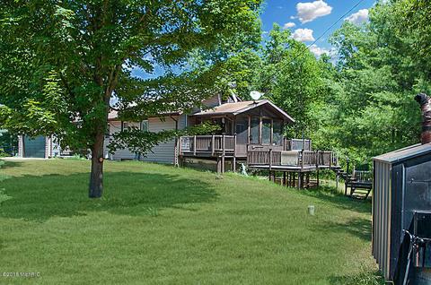 1865 E Pine Hill Ave, White Cloud, MI 49349 photo 3