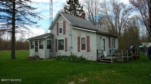2456 Edmonds Rd, Turner, MI 48765 photo 1