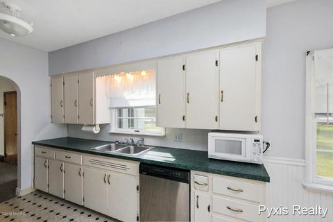 7190 Rix St SE, Ada, MI 49301 photo 9