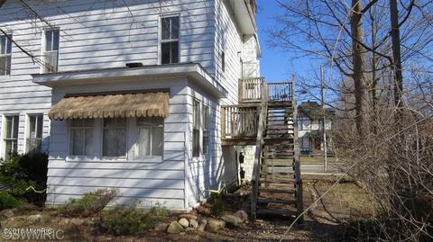 318 E Bridge St, Plainwell, MI 49080 photo 3