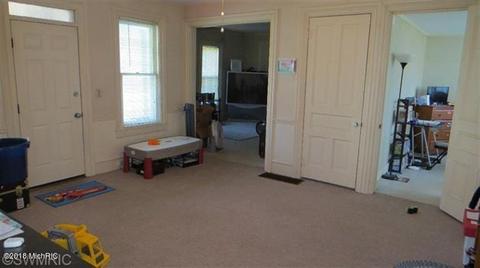 318 E Bridge St, Plainwell, MI 49080 photo 2