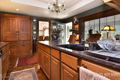42 Spring St, Douglas, MI 49406 photo 8