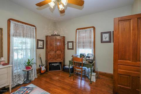 115 Hicks Ave, Plainwell, MI 49080 photo 4