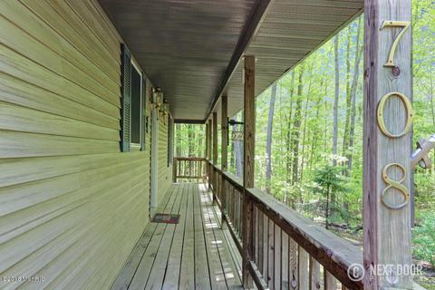 708 N Osborn Ave, White Cloud, MI 49349 photo 5
