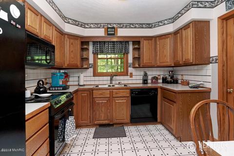 708 N Osborn Ave, White Cloud, MI 49349 photo 13