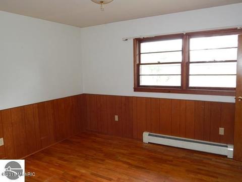 680 E Washington, Baldwin, MI 49304 photo 9