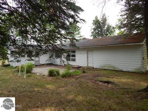 680 E Washington, Baldwin, MI 49304 photo 5