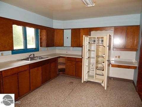 680 E Washington, Baldwin, MI 49304 photo 18