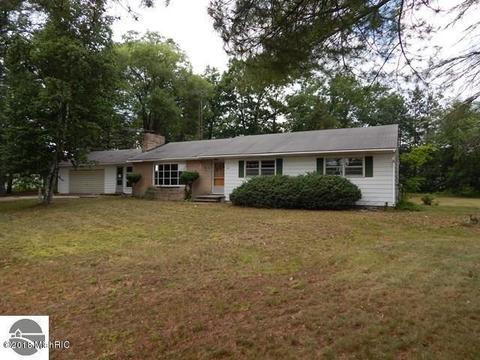680 E Washington, Baldwin, MI 49304 photo 2