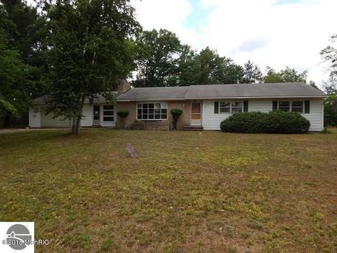 680 E Washington, Baldwin, MI 49304 photo 1