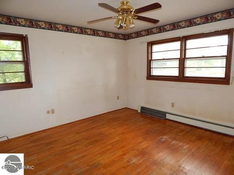 680 E Washington, Baldwin, MI 49304 photo 14