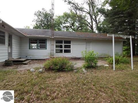 680 E Washington, Baldwin, MI 49304 photo 4
