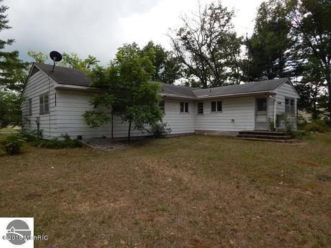 680 E Washington, Baldwin, MI 49304 photo 3