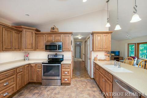 968 Spaulding Ave SE, Ada, MI 49301 photo 11