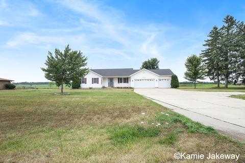 9856 Belding Rd, Belding, MI 48809 photo 2
