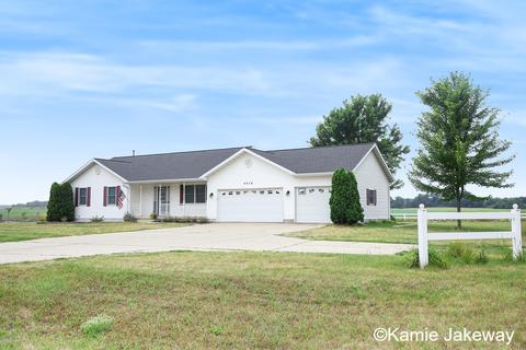 9856 Belding Rd, Belding, MI 48809 photo 3