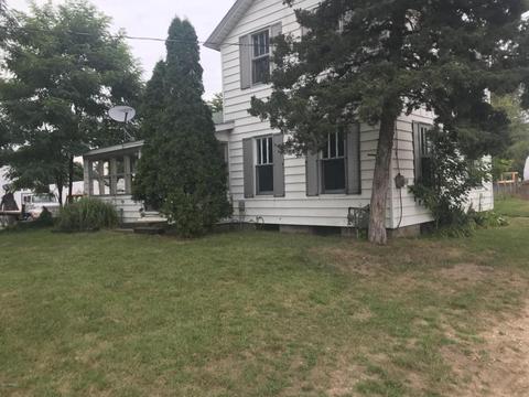 121 Locust St, Plainwell, MI 49080 photo 3