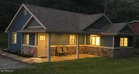 15385 E River Rd, Buchanan, MI 49107 photo 1