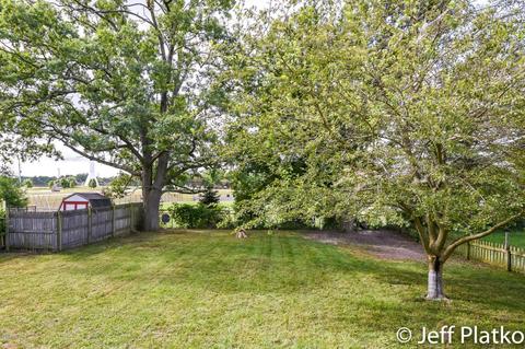 427 E Ann St, Belding, MI 48809 photo 3
