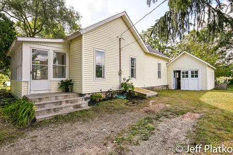 427 E Ann St, Belding, MI 48809 photo 32