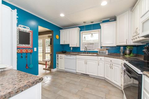 109 N Drive Dr E, Marshall, MI 49068 photo 11