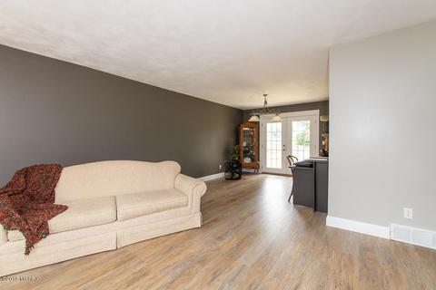109 N Drive Dr E, Marshall, MI 49068 photo 5