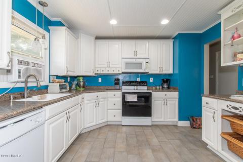 109 N Drive Dr E, Marshall, MI 49068 photo 9