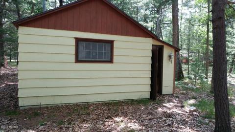 9156 S Taylor, Baldwin, MI 49304 photo 3