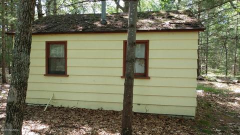 9156 S Taylor, Baldwin, MI 49304 photo 2