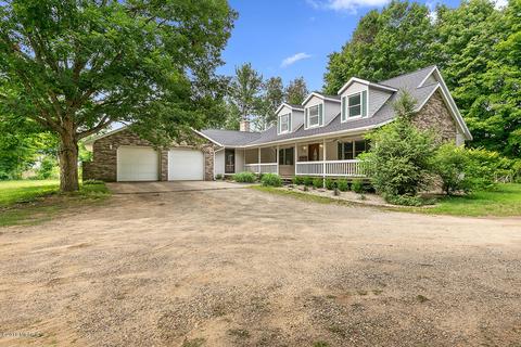 9934 68th Ave, Allendale, MI 49401 photo 1