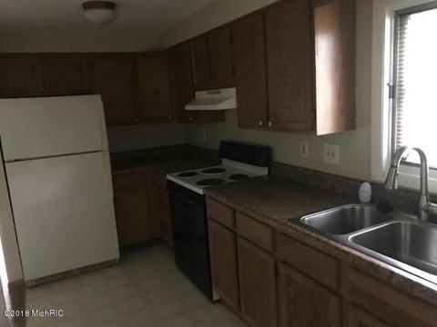 301 Potter Ave, Lansing, MI 48910 photo 6